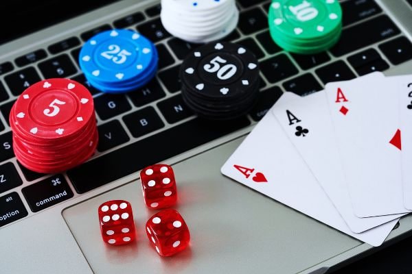 jackpot app ဘင်ဂို ကစားသမားများ Online Bingo ကစားနေသောမြင်ကွင်း